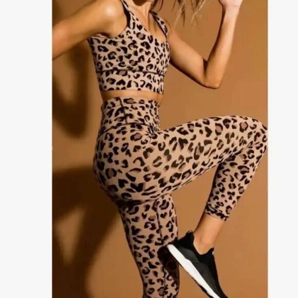 IVL Collective women's 12 Hydralux into the wild animal print leggings EUC - Picture 1 of 5
